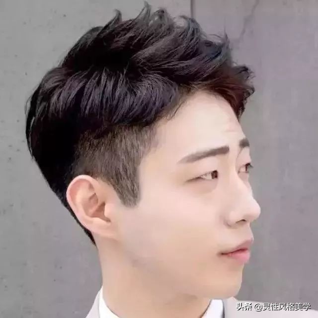 一款暖男必备发型,暖男发型推荐不烫