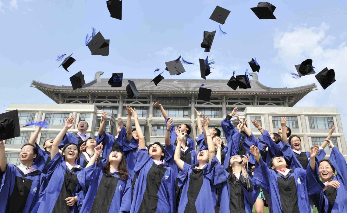 大学生卖烤肠月入过万,摆地摊卖哈尔滨红肠赚钱吗