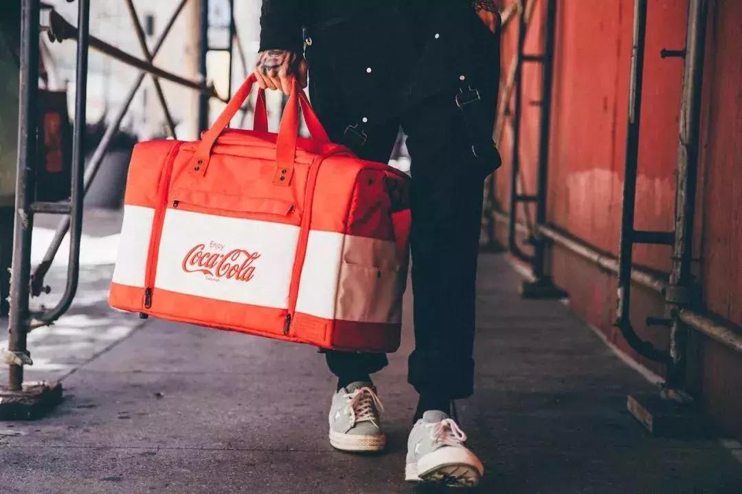 cocacola鍙ｇ孩,cocacola鍙彛鍙箰鍞囪啅