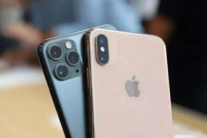 比卖iPhone还要赚钱？87岁老头靠卖手机零件，挣来上百亿身家
