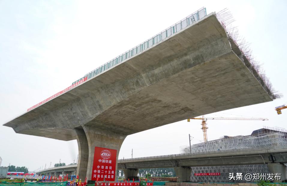 万吨特大桥空中转体视频,万吨大桥转体完整视频