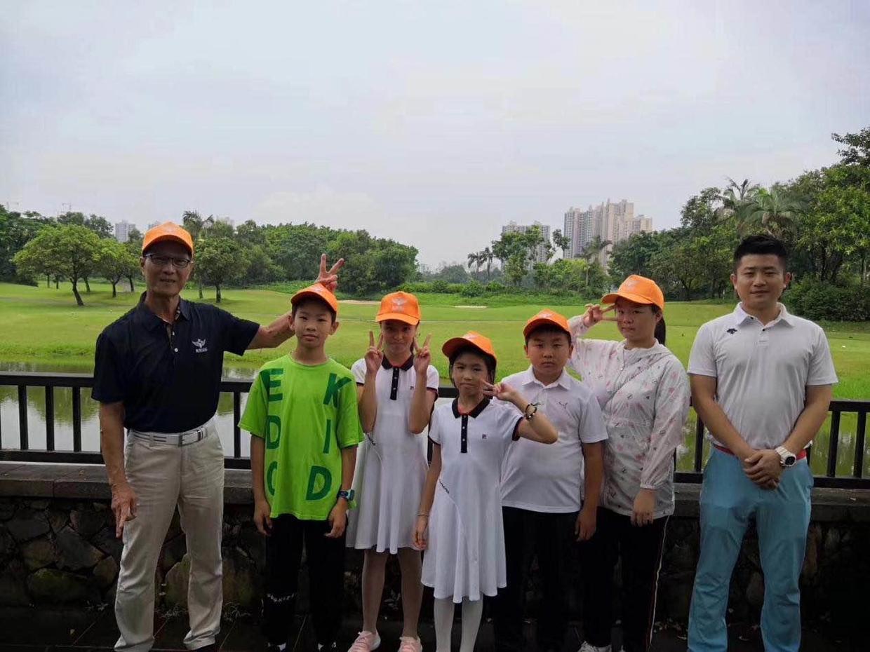 厦门高尔夫培训班费用,孩子学高尔夫费用多少