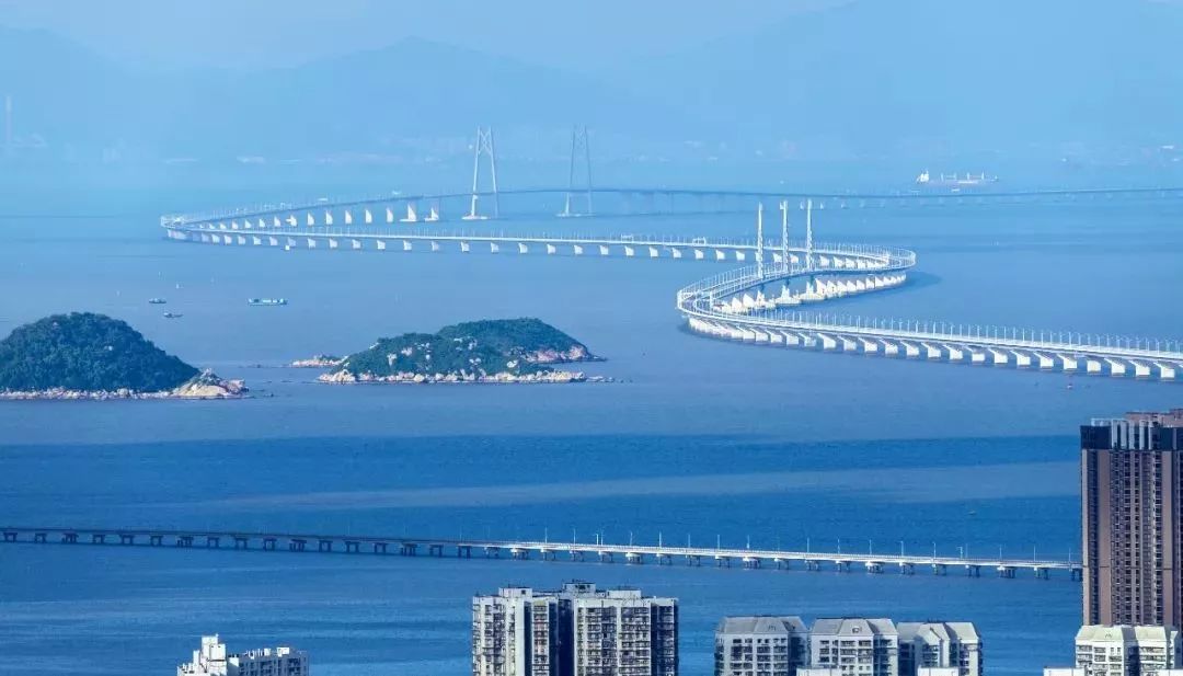 港珠澳大桥工程建设中的河海校友｜宝剑锋从磨砺出——记中交四航院港珠澳大桥项目总平面规划设计经理毛剑峰