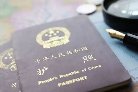 「大安全课堂」懵了！旅游时在护照上做一个小动作，姑娘差点回不了国