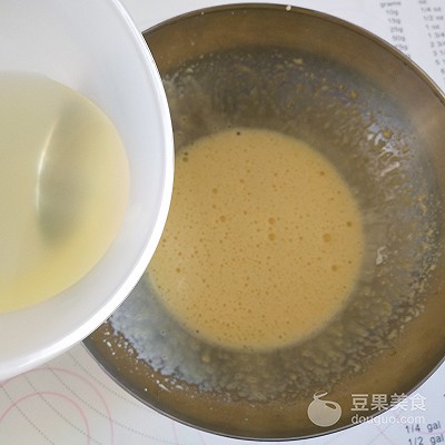 熊猫杯子蛋糕的做法,萌物杯子蛋糕的做法