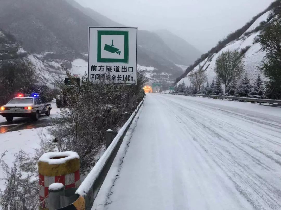 受天气影响甘肃多条高速临时管制,甘肃多地降雪部分高速临时管制