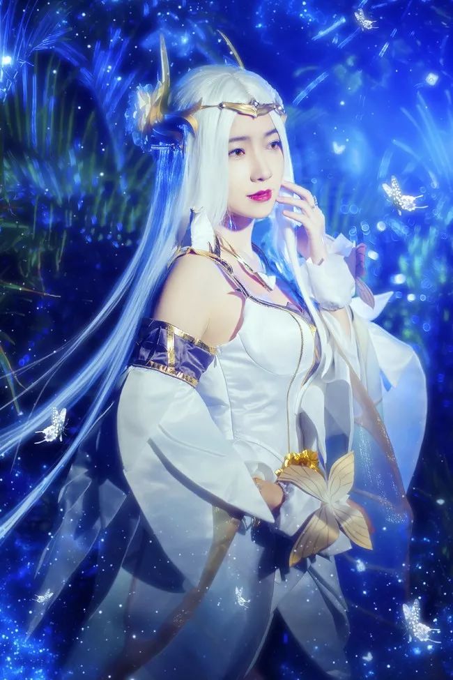 入江闪闪cos貂蝉仲夏夜之梦,貂蝉金色仲夏夜之梦cos抬腿动作