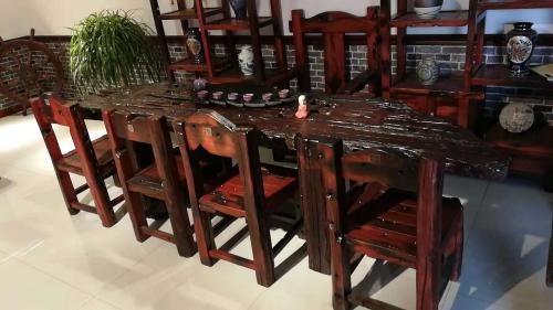 钛金板酒店墙面装饰,古船木装饰板