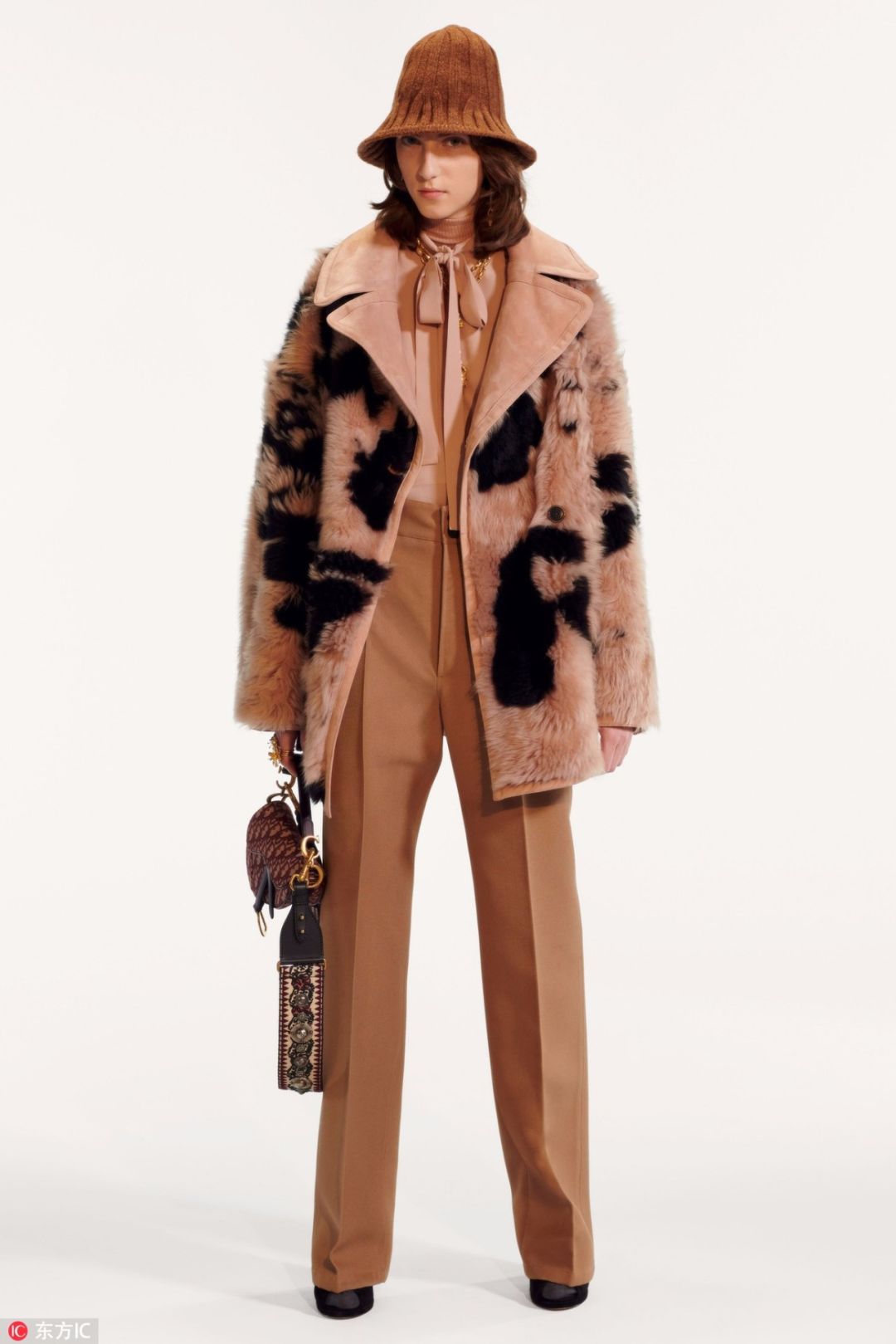 漆皮靴、渔夫帽、百褶裙……林徽因居然是隐藏的带货博主！