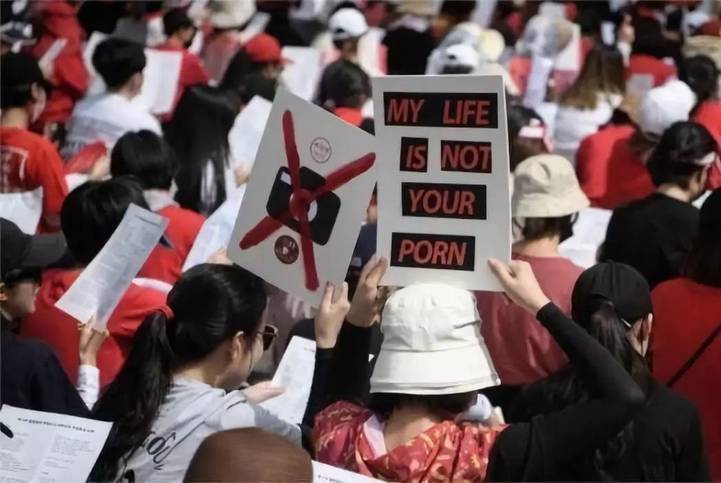 “别脱衣，床边有个摄像头！”｜*拍偷**产业链下，14亿中国人再无隐私