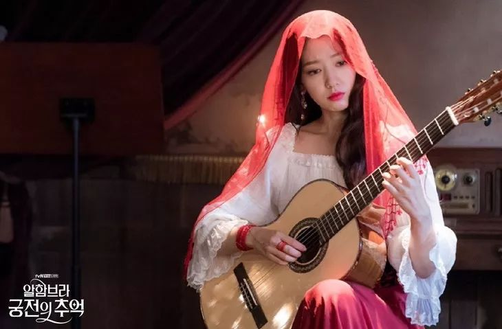 朴信惠耳线同款,朴信惠同款鞋是什么品牌