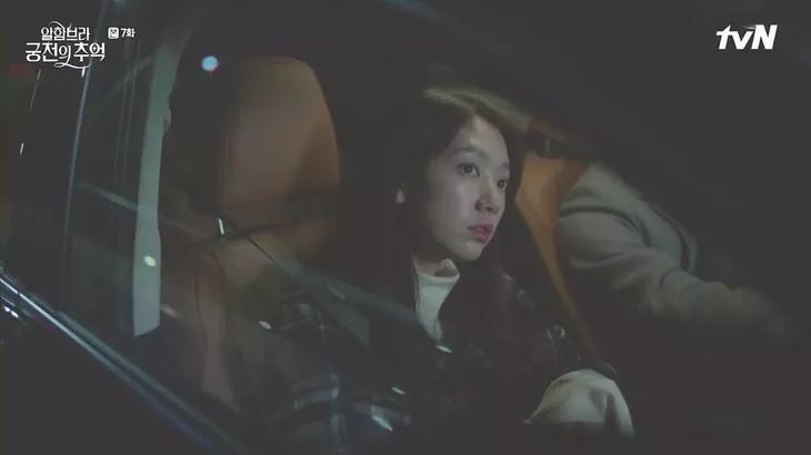 朴信惠耳线同款,朴信惠同款鞋是什么品牌