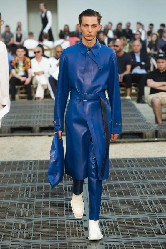 一件皮衣能给你多种风格,每件皮衣都是独一无二