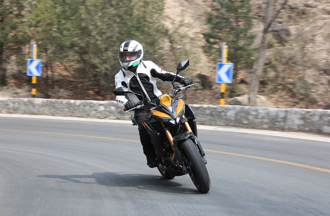 光阳krider400台湾车评,光阳krider400改装外观