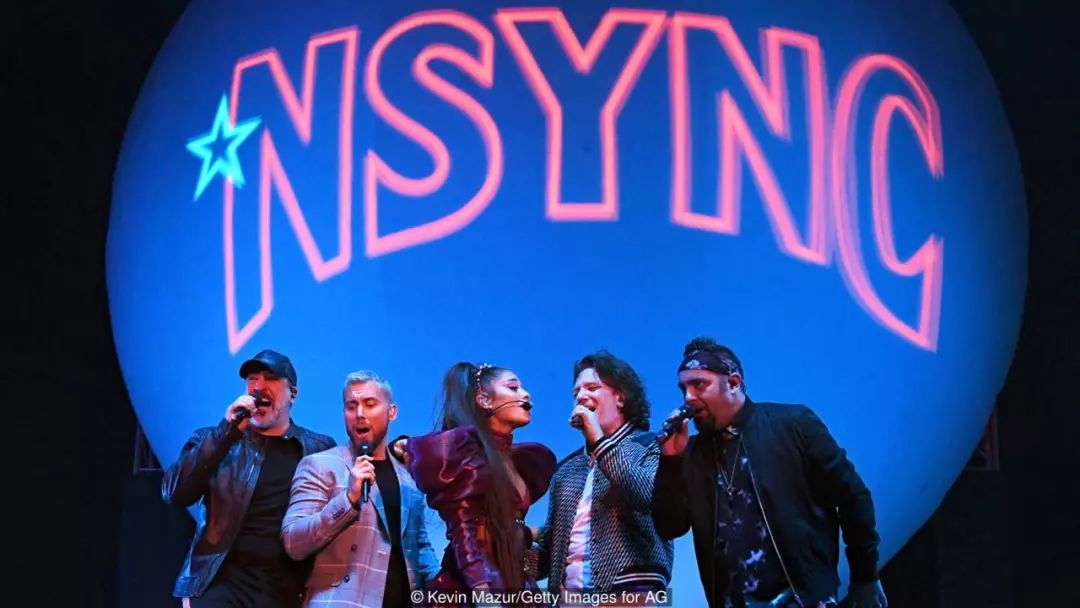 火爆国外乐曲节现场,外国乐曲节燃爆现场观众画面