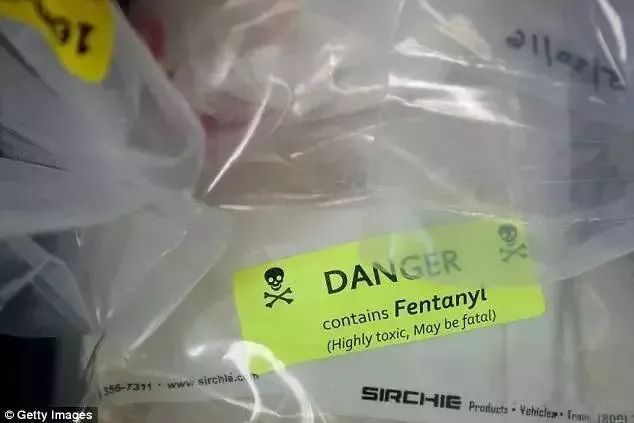 闻毒品气味算吸毒吗,缉毒犬闻毒