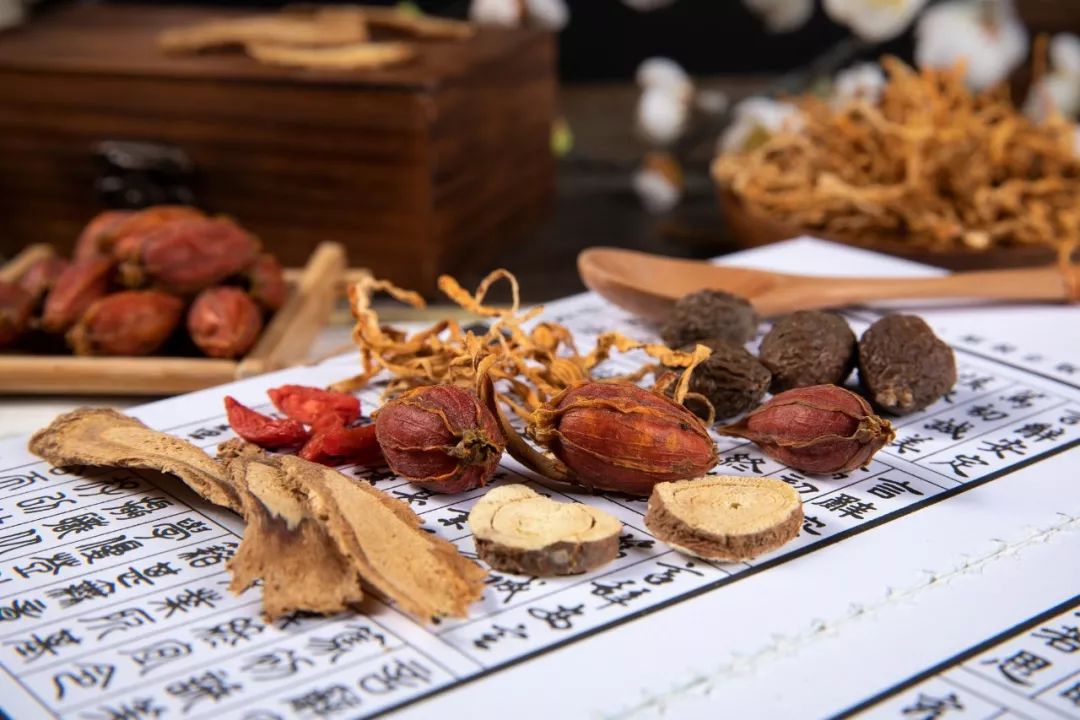 泡水喝防癌抗癌最好中药,抗衰老抗癌药食两用中药