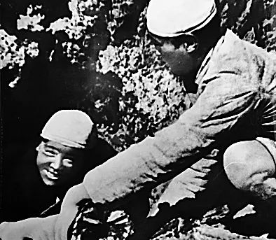 今天，为中国*产党共**打个广告