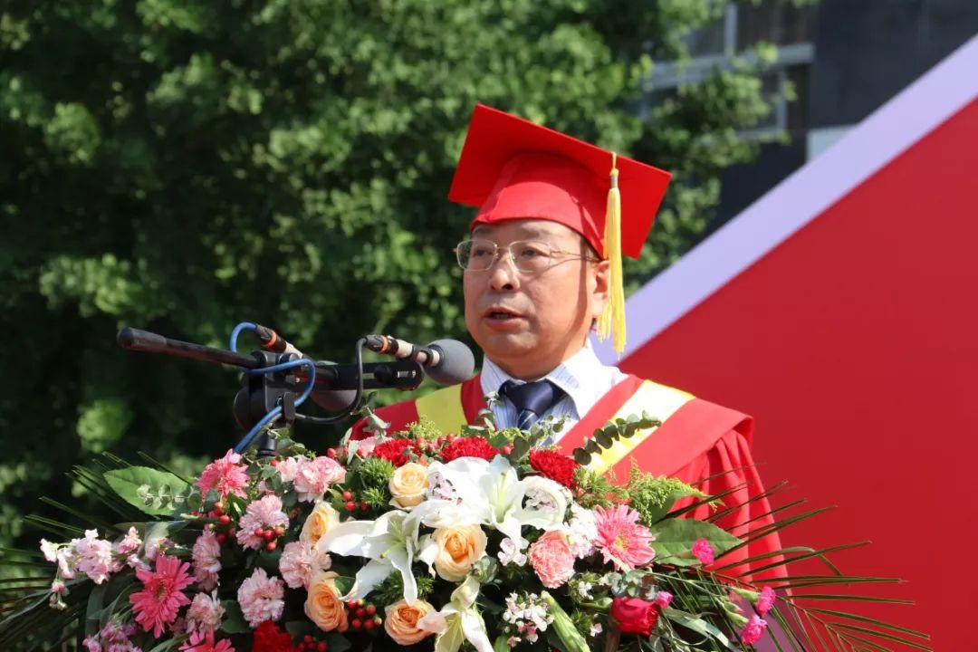 再见了我的大学央视纪录片,再见了我的大学诗朗诵
