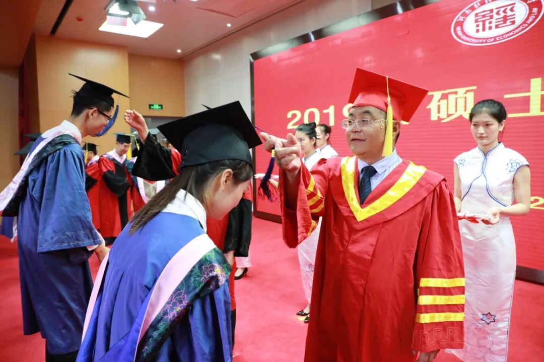 再见了我的大学央视纪录片,再见了我的大学诗朗诵
