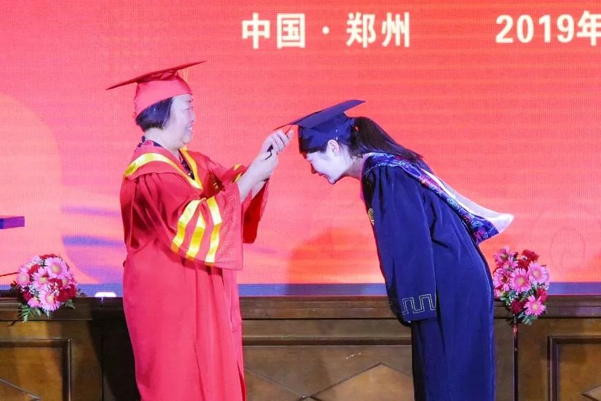 再见了我的大学央视纪录片,再见了我的大学诗朗诵