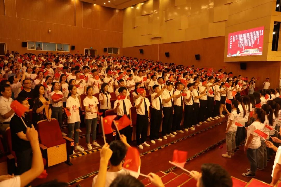 再见了我的大学央视纪录片,再见了我的大学诗朗诵