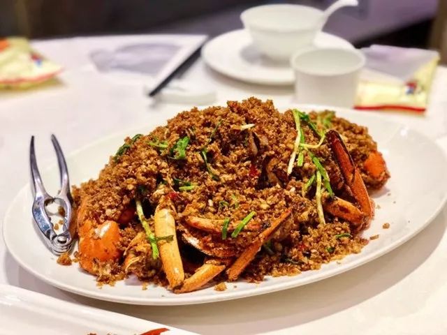 攻略来了！当上海人拿起醋和姜丝，全城的大闸蟹都充满了忧伤…