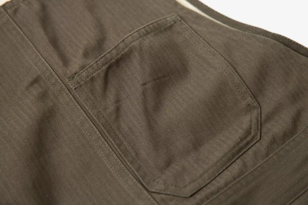 推荐女生穿的背带裤,敢穿背带裤的女孩