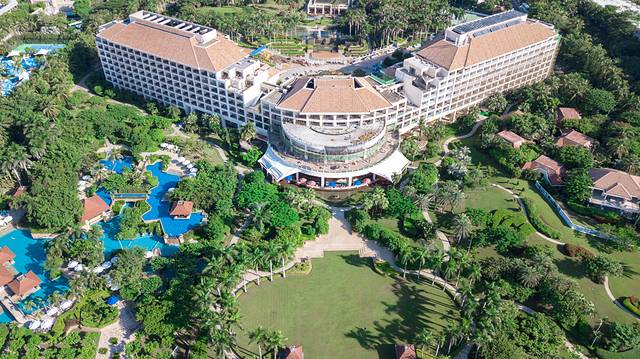 去三亚自由行美食攻略,三亚旅游美食攻略自由行路线推荐