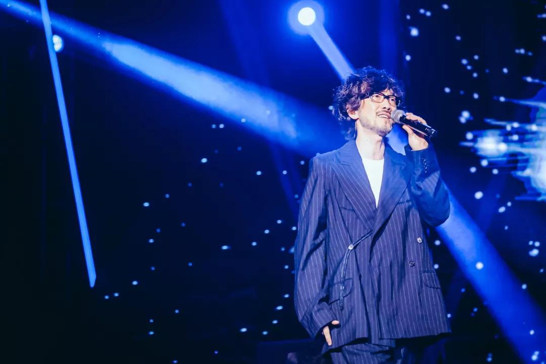 青春永远，金曲永恒：LoveRadio上海农商银行《最爱金曲榜》爱在东方美谷乐曲盛典唱响经典，向爱致敬