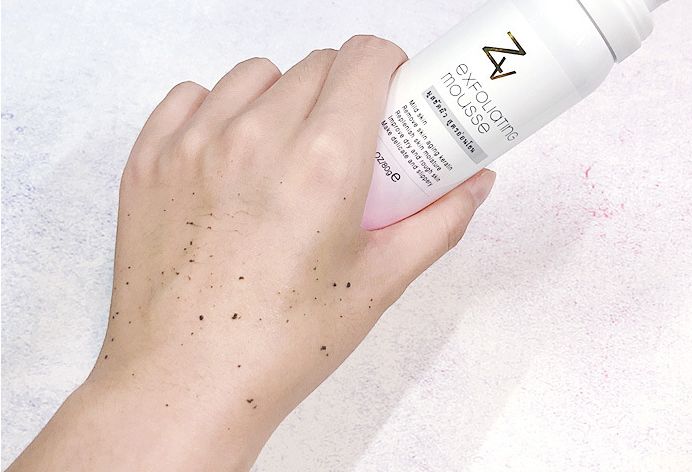 脸上搓下来很多泥,脸上搓出黑头