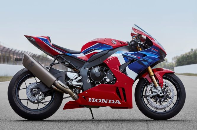 本田cbr1000rr和cbr1000rr-r对比,cbr1000rr和3r