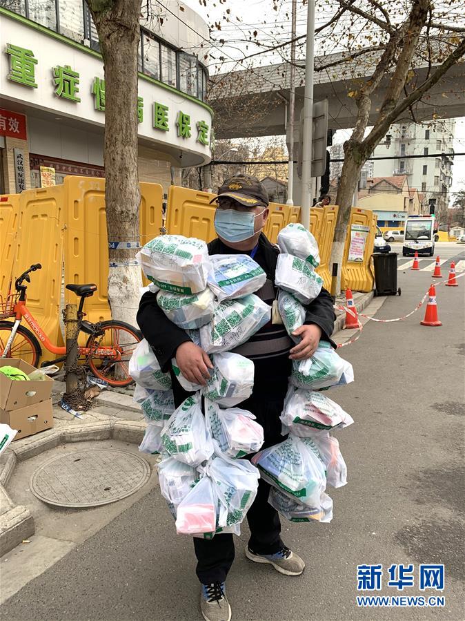 风雨无阻的坚守在抗疫的路上,坚持不懈坚决打赢疫情防控阻击战