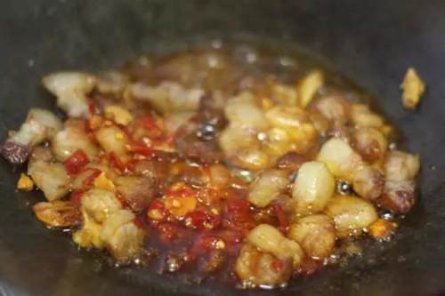 豆瓣酱豆干的做法,肉丁豆干炒酱家常做法