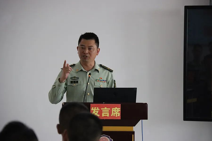 三尺讲台起“硝烟”，“四会”比武战犹酣