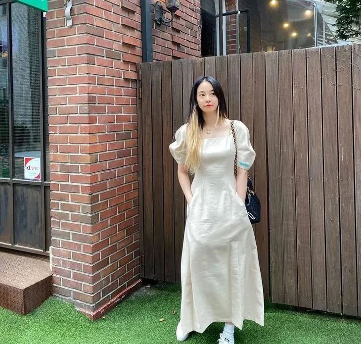 jennie黑色短裙舞台造型,jennie舞台短裙转圈