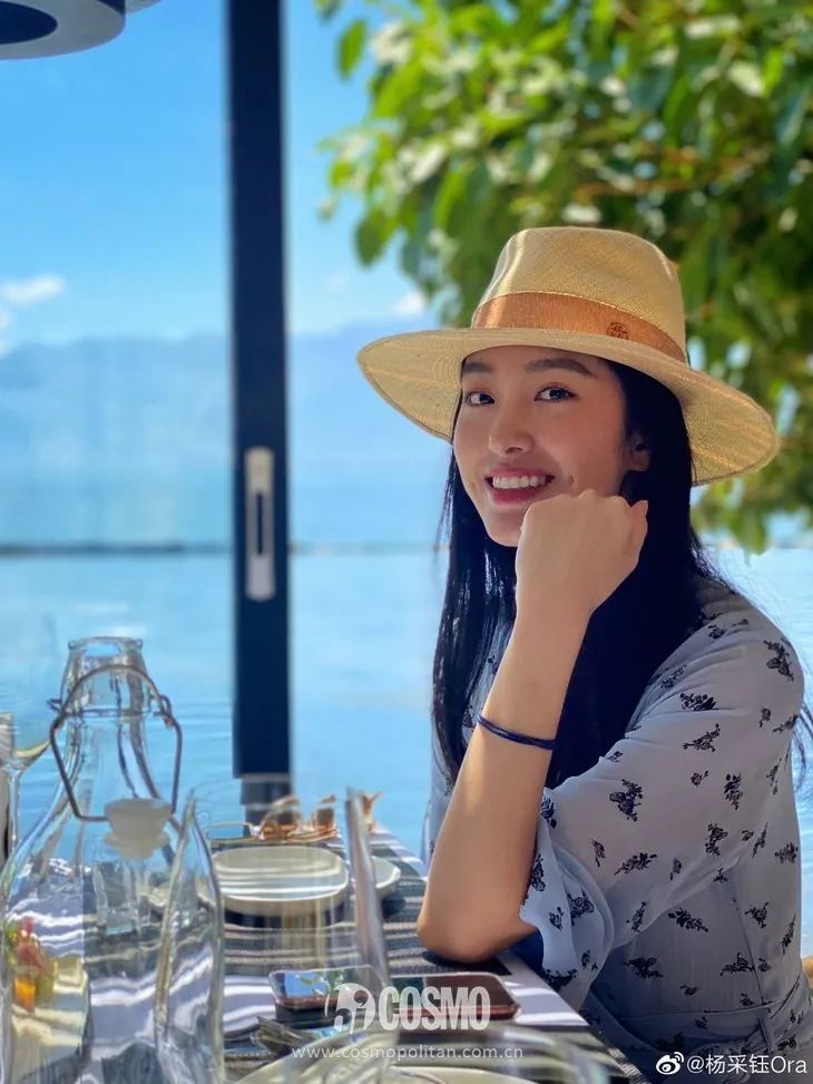 杨采钰倪妮李梦,杨采钰欧阳娜娜
