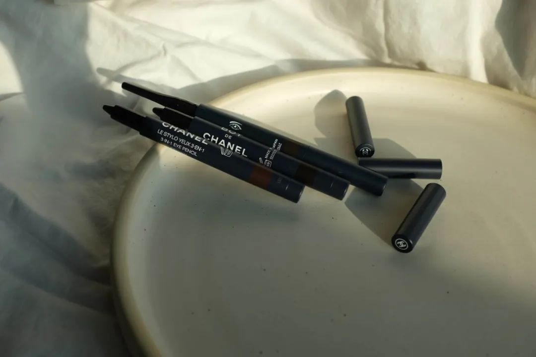 用chanel护肤的女人,女孩用chanel的香水