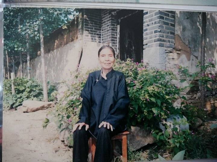 秋天的思念完整版原唱,秋天的思念送给我最牵挂的你