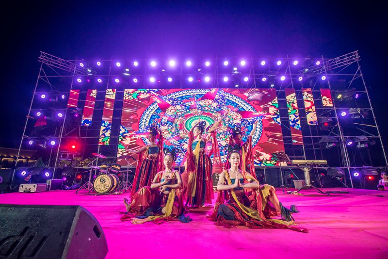 助力南阳原创乐曲：金正珠宝亮相南阳世界月季大观园