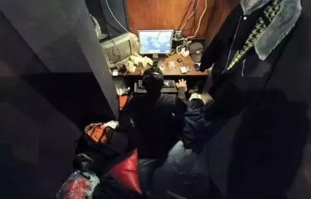 在岛国的网吧过夜是一种怎样的体验？