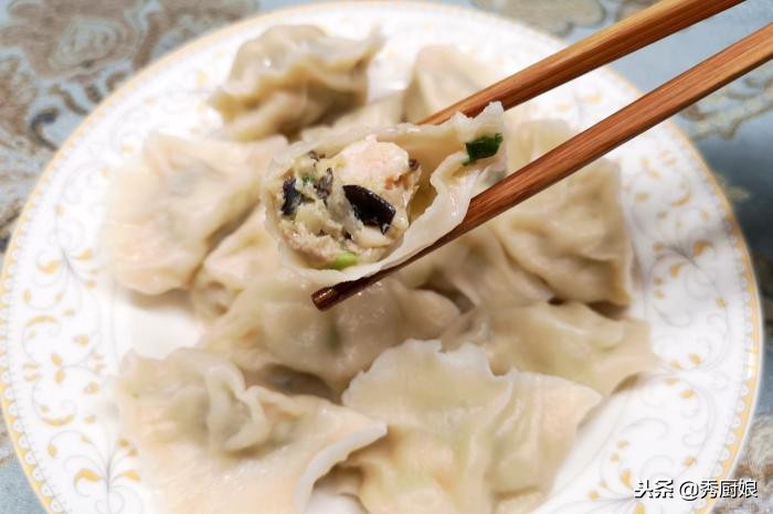 三鲜饺子馅怎么调鲜嫩多汁,三鲜馅饺子怎么调馅多汁