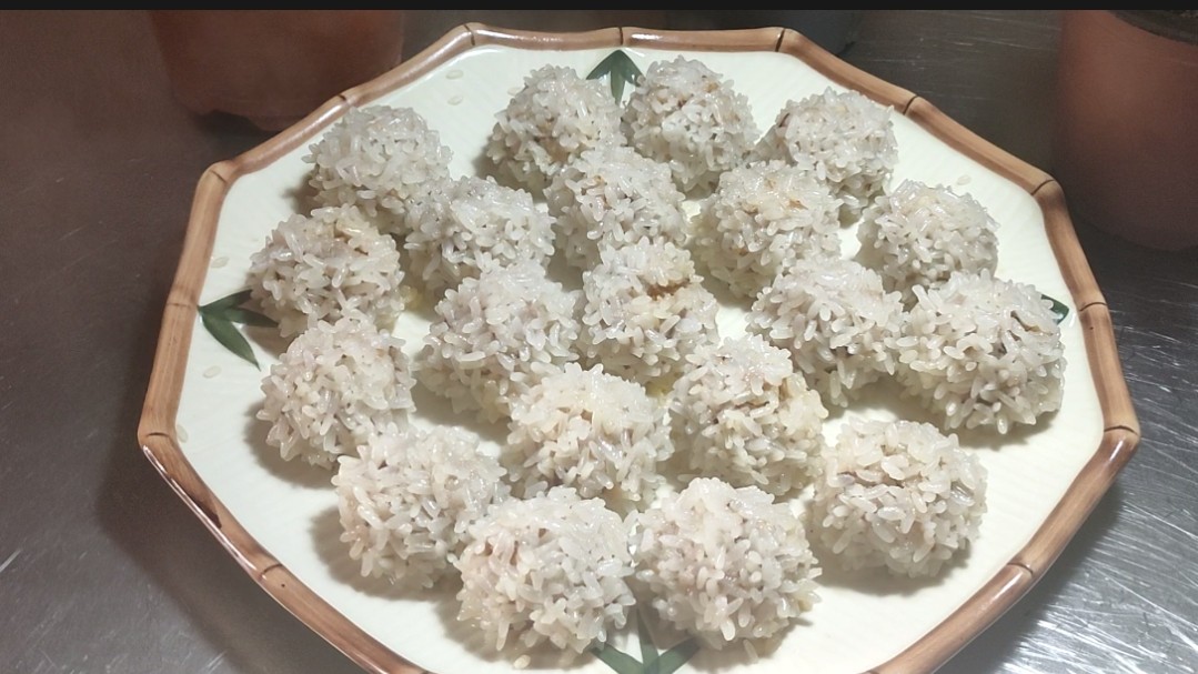 推荐一款好吃的安井新品珍珠肉丸,咸蛋黄珍珠肉丸制作