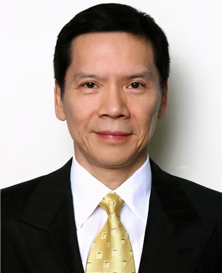 李小龙传奇最后他跟谁结婚了,李小龙的两位红颜知己