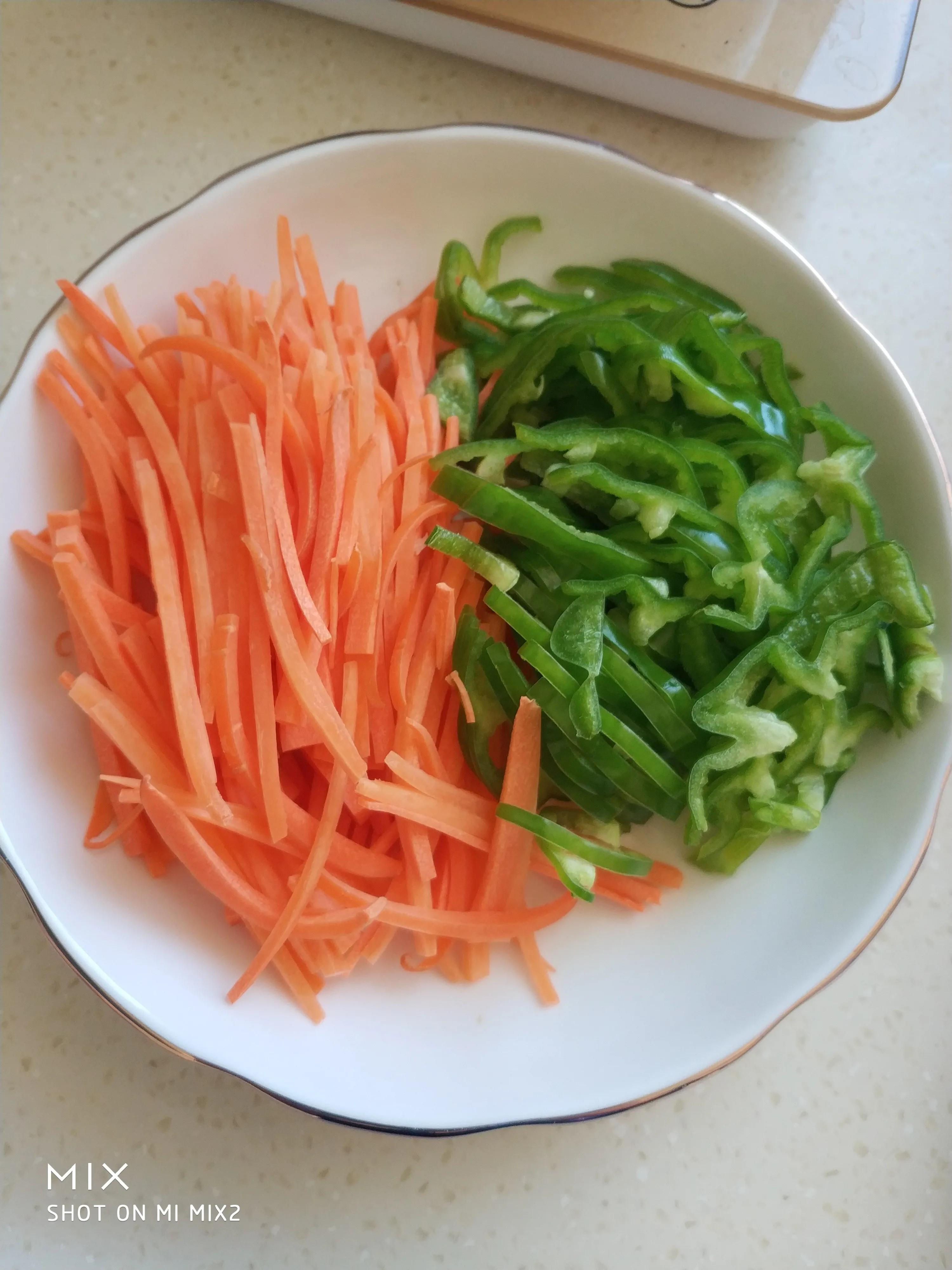 洋葱炒熟之后是什么味道,洋葱直接生吃什么味道