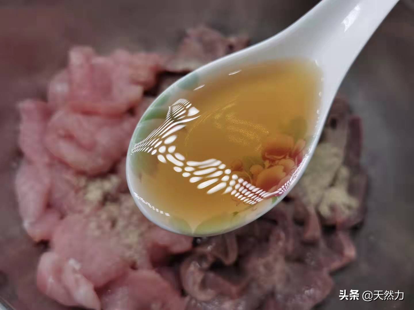 猪肝汤怎么做又嫩又不糊汤,猪肝汤要怎么做才脆爽