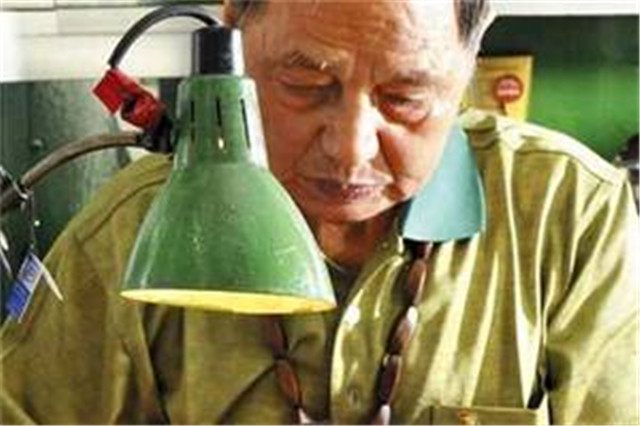 香港磨刀王陈当华磨一把刀多少钱,香港刀王陈当华完整版