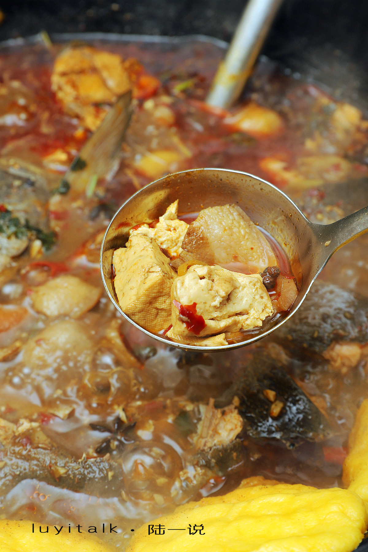 火遍天下东北铁锅炖,舌尖上的美食东北铁锅炖鱼