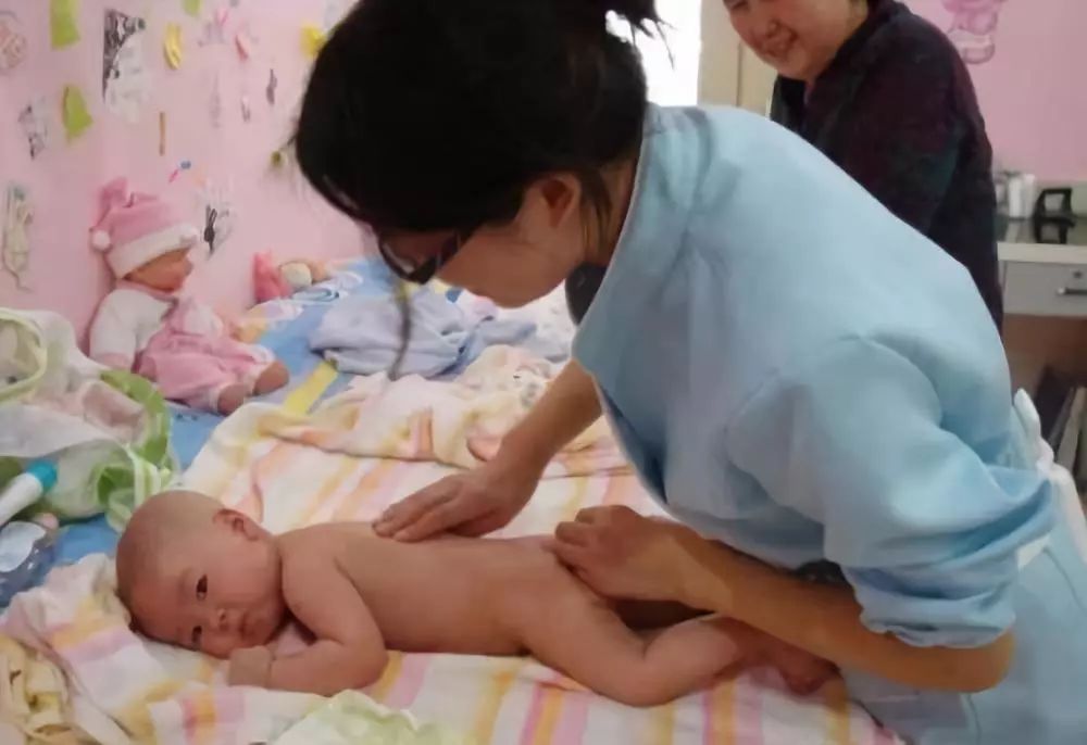 月嫂工作这么简单！学会12步就可以，我也学会了！！喜欢加关注！