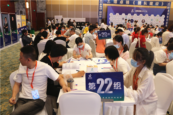 前台也能发奖金，牙科老板这样发，前台少偷懒